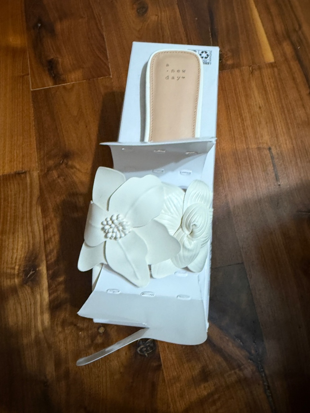 Women's Alyssa Floral Slide Sandals - A New Day White (size 10, NWT) - Picture 7 of 15